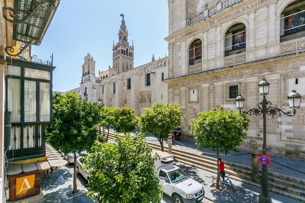 Apartamento Living By Cathedral Sevilla Kültér fotó