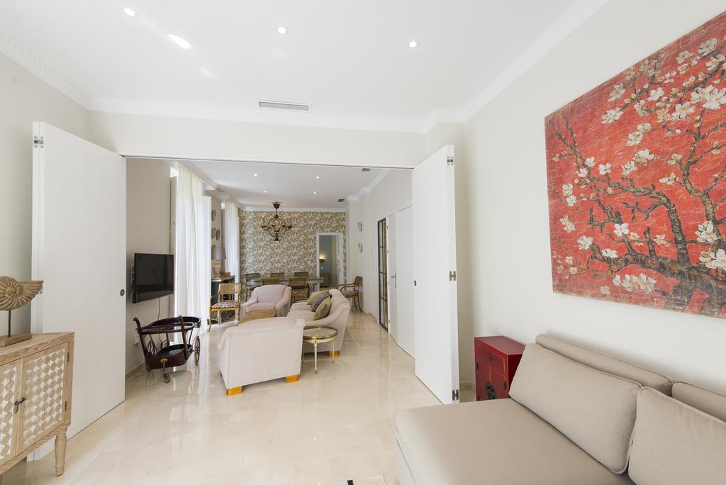 Apartamento Living By Cathedral Sevilla Kültér fotó