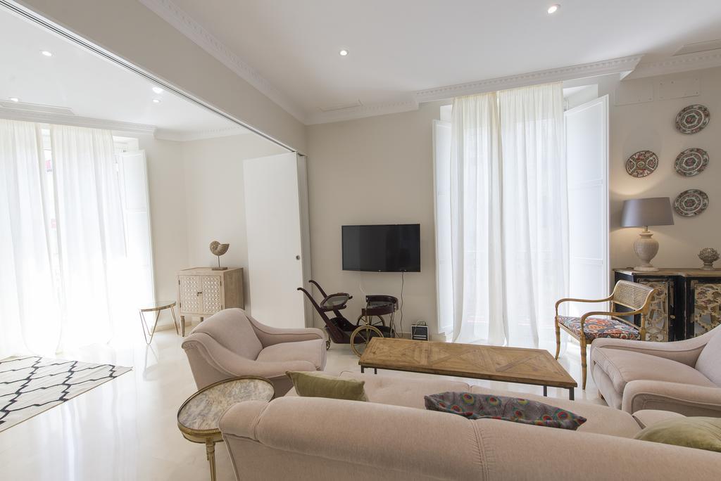 Apartamento Living By Cathedral Sevilla Kültér fotó