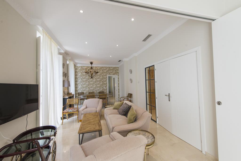 Apartamento Living By Cathedral Sevilla Kültér fotó