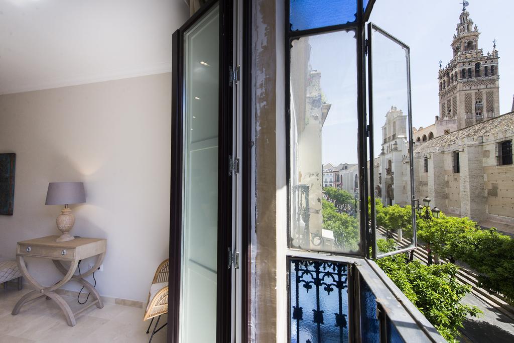 Apartamento Living By Cathedral Sevilla Kültér fotó